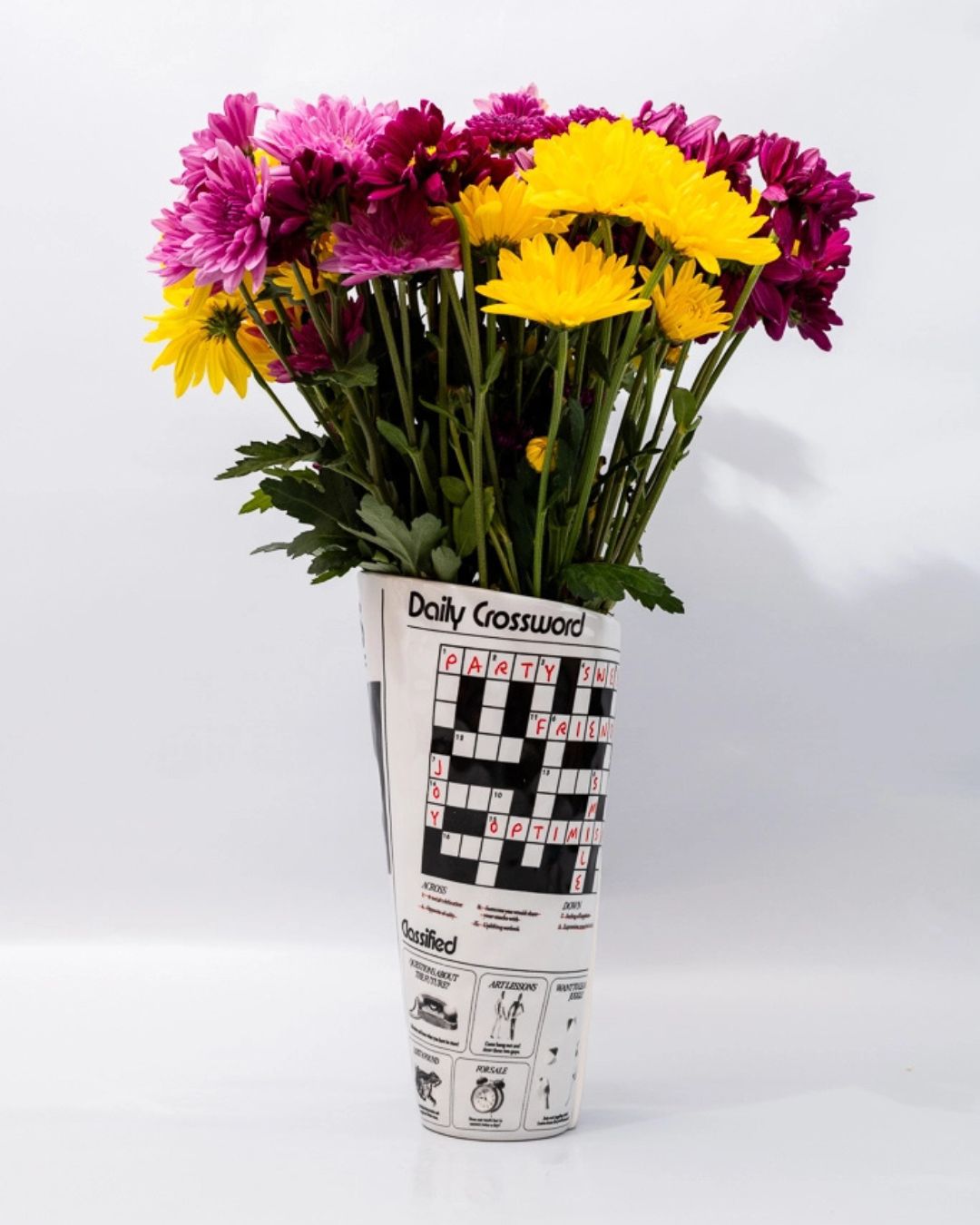 Vase Zeitung | Read Between the Lines