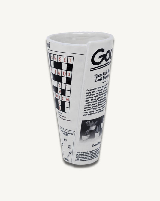 Vase Zeitung | Read Between the Lines