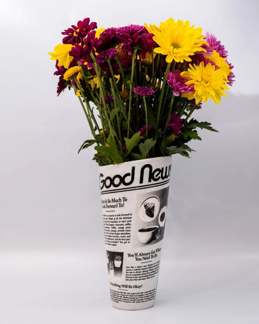 Vase Zeitung | Read Between the Lines